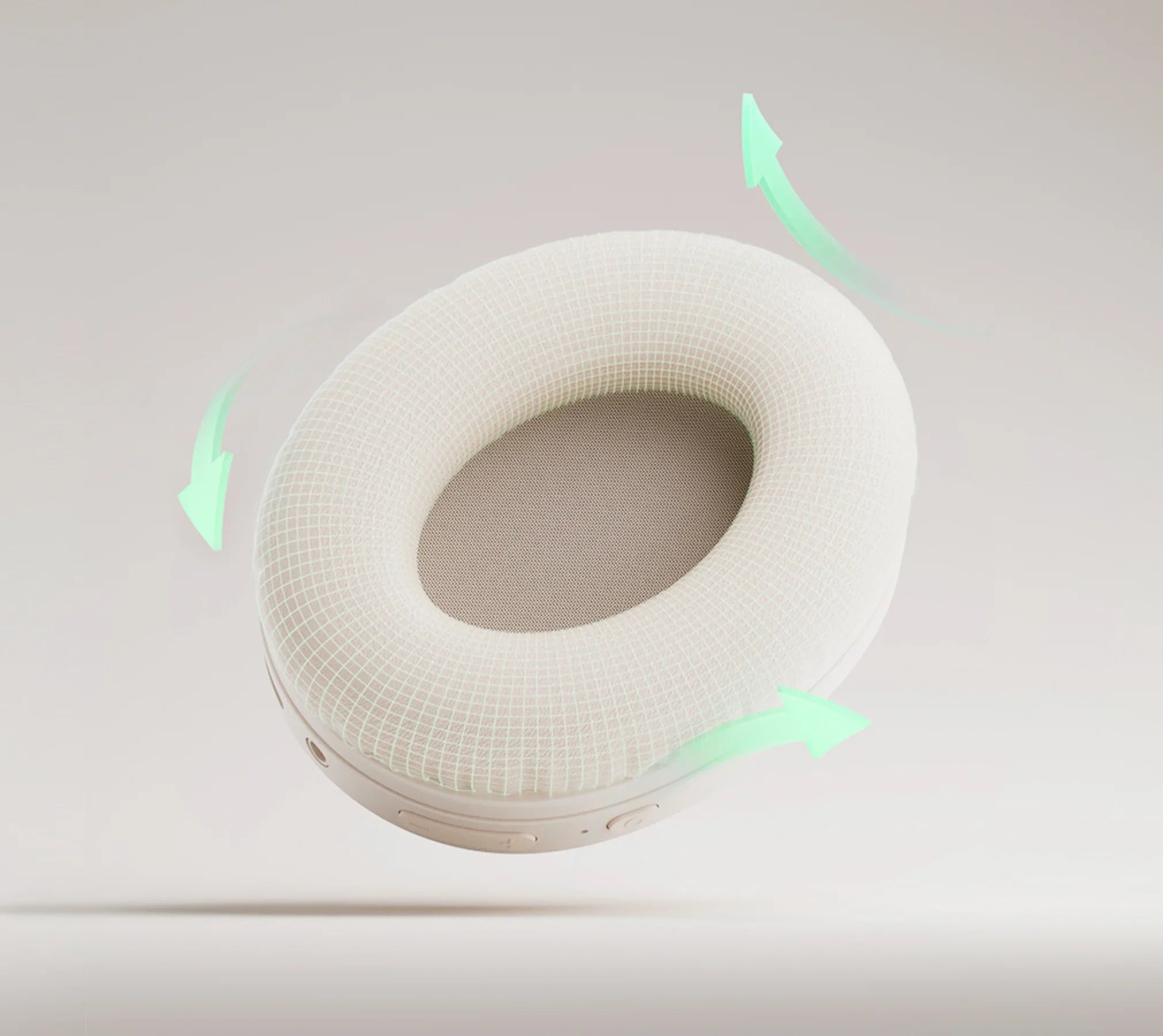 Cuffie bianche girevoli con mesh traspirante e frecce verdi per rotazione a 360°.