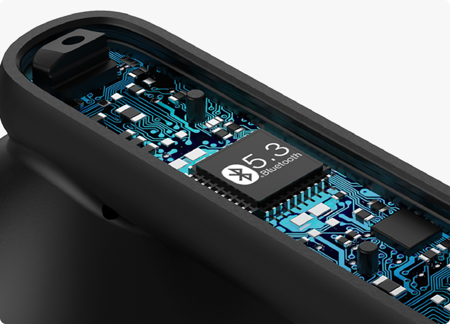 Chip Bluetooth 5.3 in dispositivo elettronico con circuito stampato blu