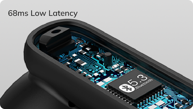 Primo piano della tecnologia del chip Bluetooth 5.3 nel dispositivo con latenza bassa di 68 ms per una connessione rapida e senza ritardi.
