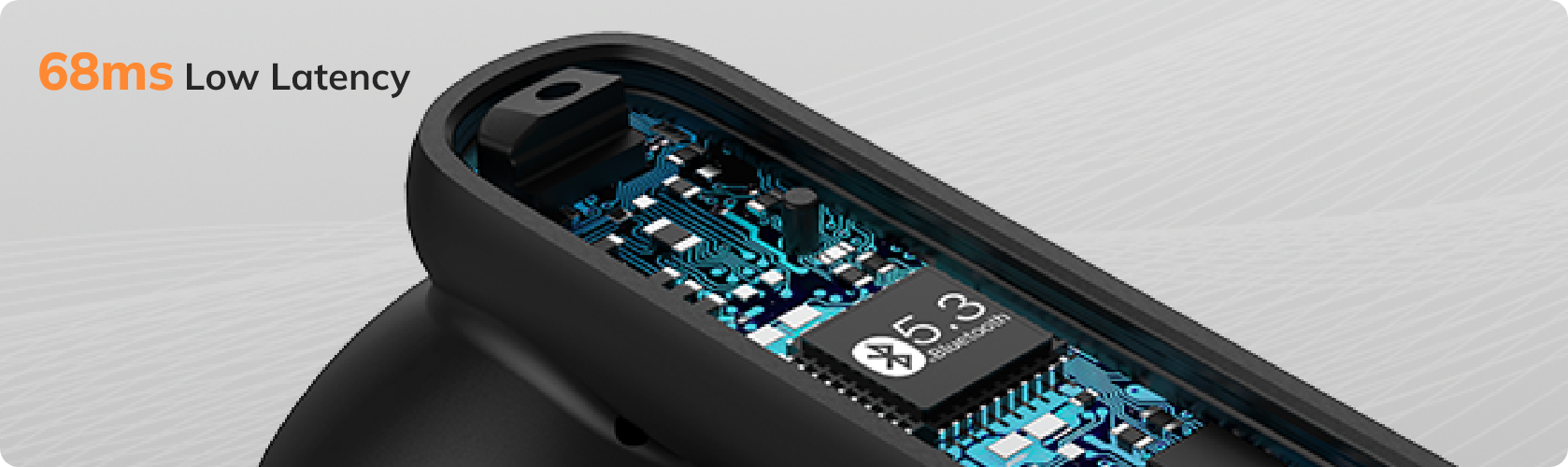 Circuito interno di un mouse da gaming con latenza bassa di 68 ms e chip Bluetooth 5.3.