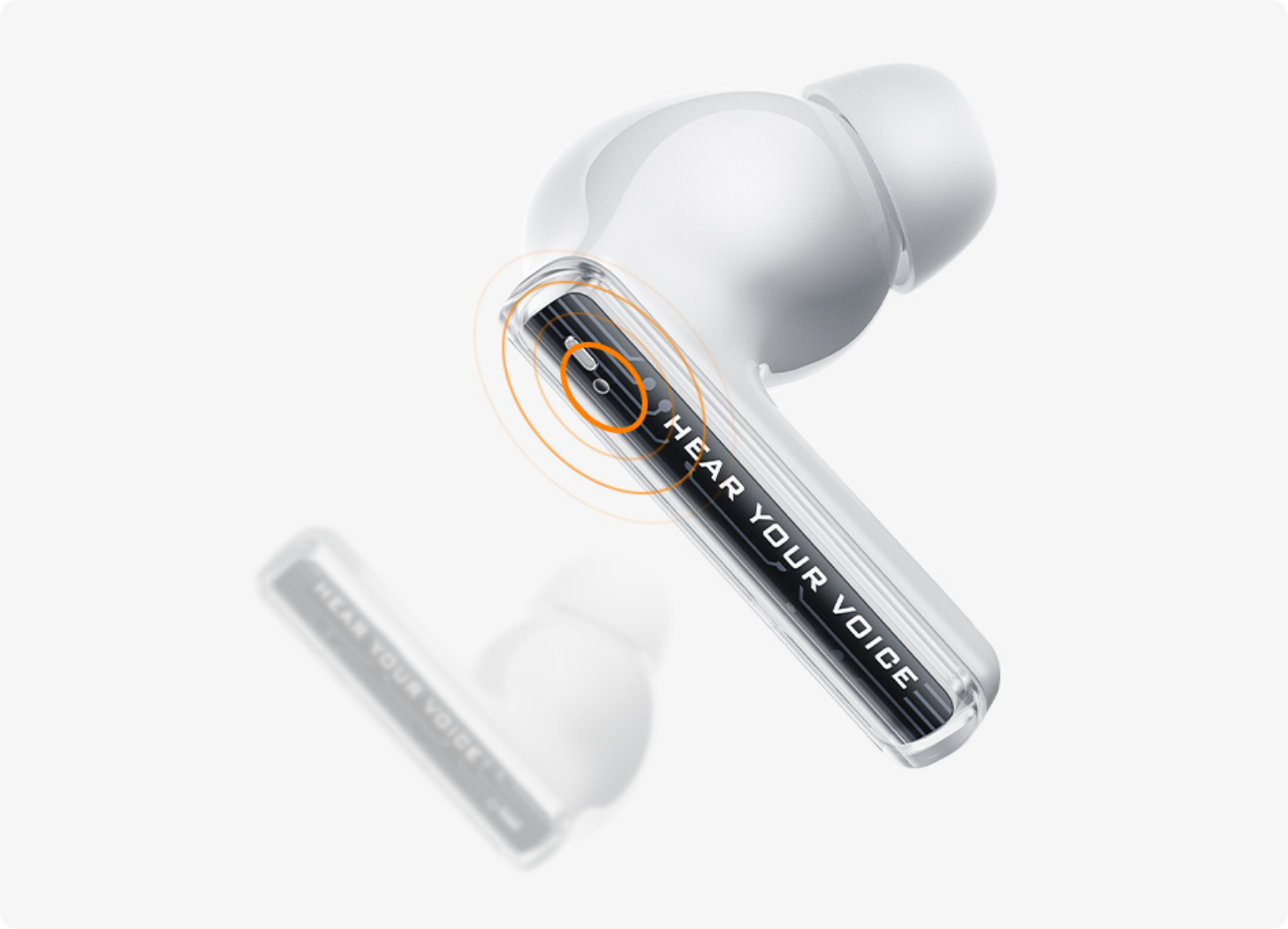 Auricolari wireless bianchi con microfono e scritta "HEAR YOUR VOICE".