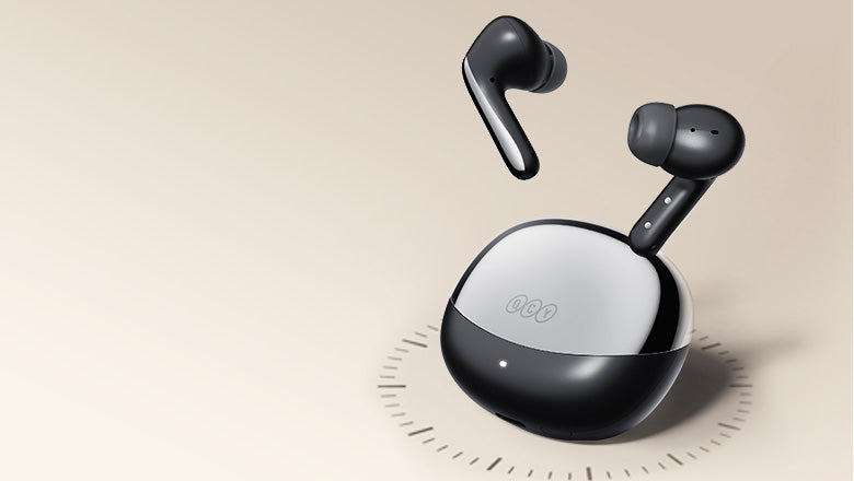 Auricolari in-ear neri con custodia di ricarica, design minimalista